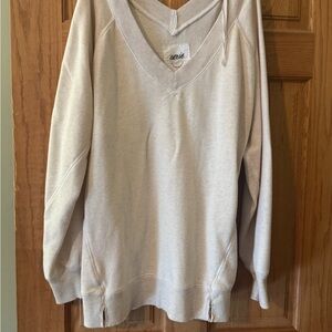 Aerie Cream V-Neck Women's Sweater